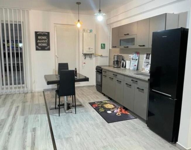 Apartament Intr-O Zona Rezidentiala Linistita Yaş Dış mekan fotoğraf