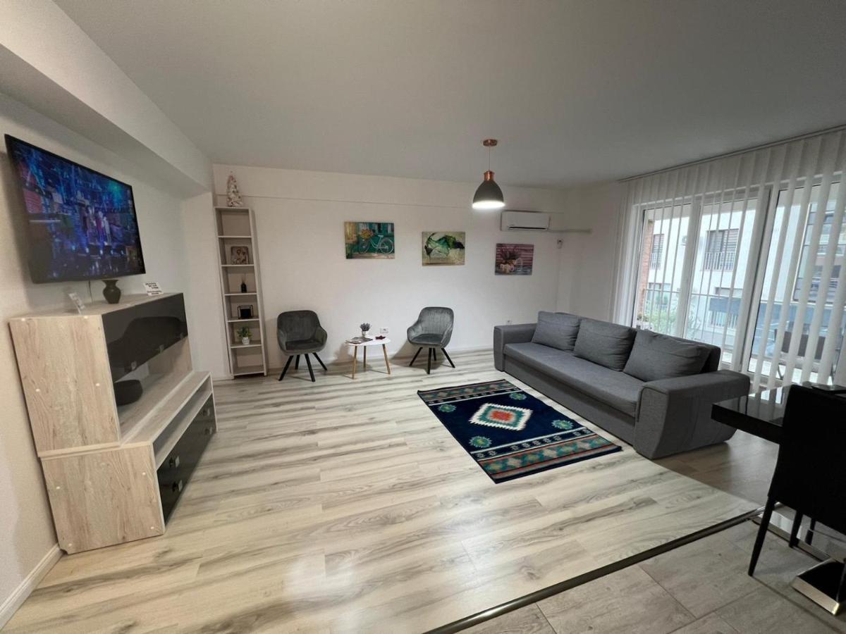 Apartament Intr-O Zona Rezidentiala Linistita Yaş Dış mekan fotoğraf