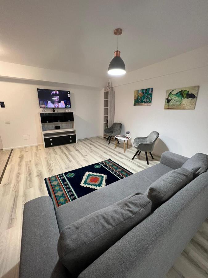 Apartament Intr-O Zona Rezidentiala Linistita Yaş Dış mekan fotoğraf