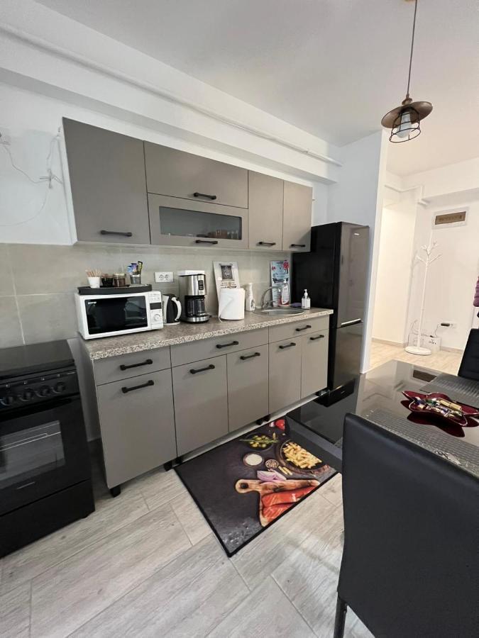 Apartament Intr-O Zona Rezidentiala Linistita Yaş Dış mekan fotoğraf